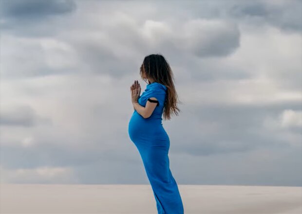 Schwangere Frau. Quelle: Screenshot Youtube
