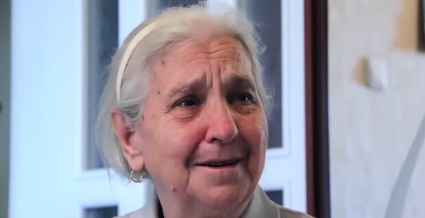 "Ich war früher so einsam": Hausmeisterin der Schule feiert ihren 77. Geburtstag