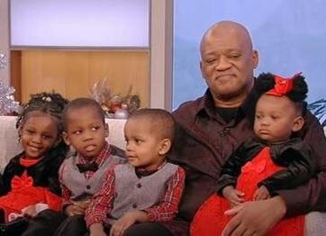 Ein alleinerziehender Vater adoptiert fünf Geschwister unter sechs Jahren, um sie aufzuziehen, ohne sie zu trennen